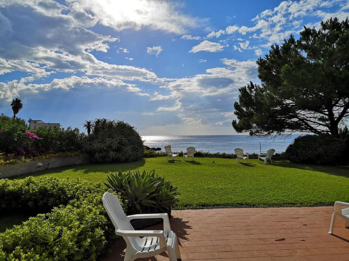 Appartamento Valeria Giardini Naxos Exteriör bild
